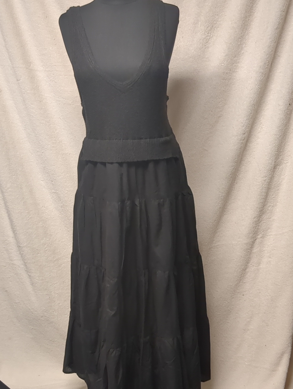En Saison Black Sleeveless Knit-Bodice Tiered Maxi Dress